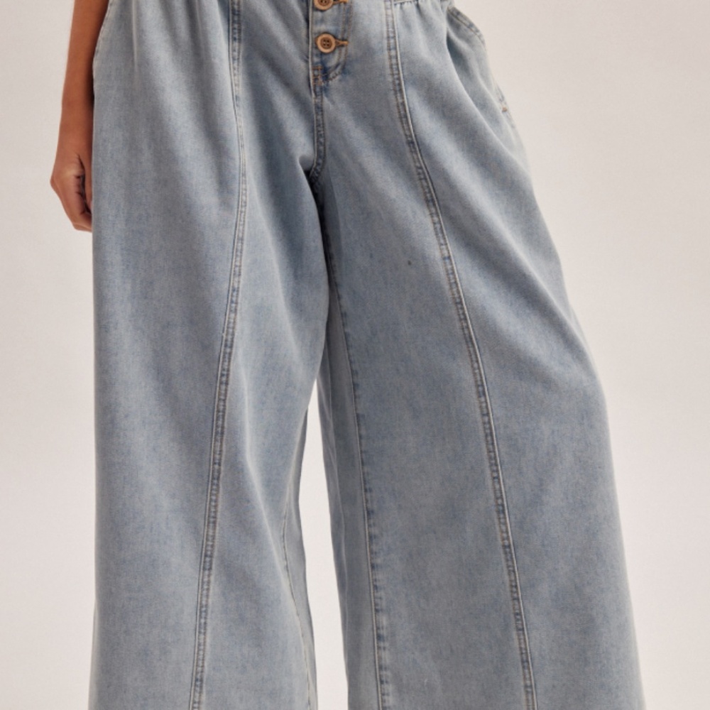 Hem & Thread wide leg jean with button  front